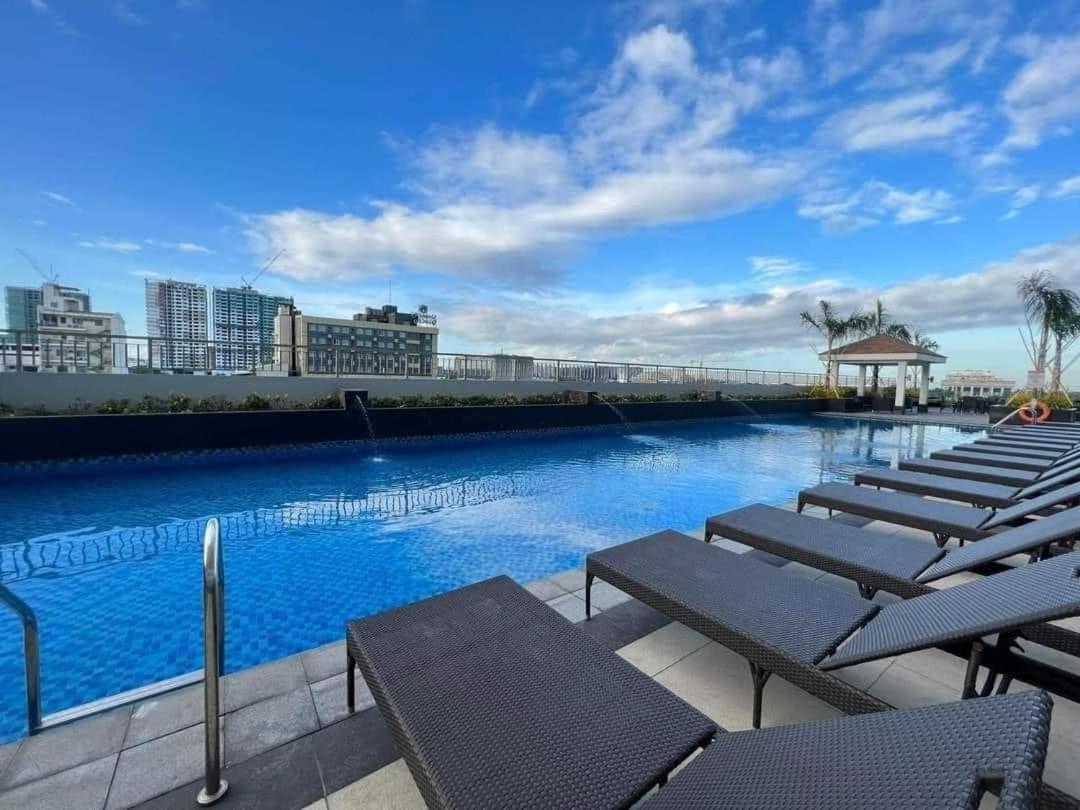 Coast Stay By J 40Th Floor Penthouse Manille Extérieur photo
